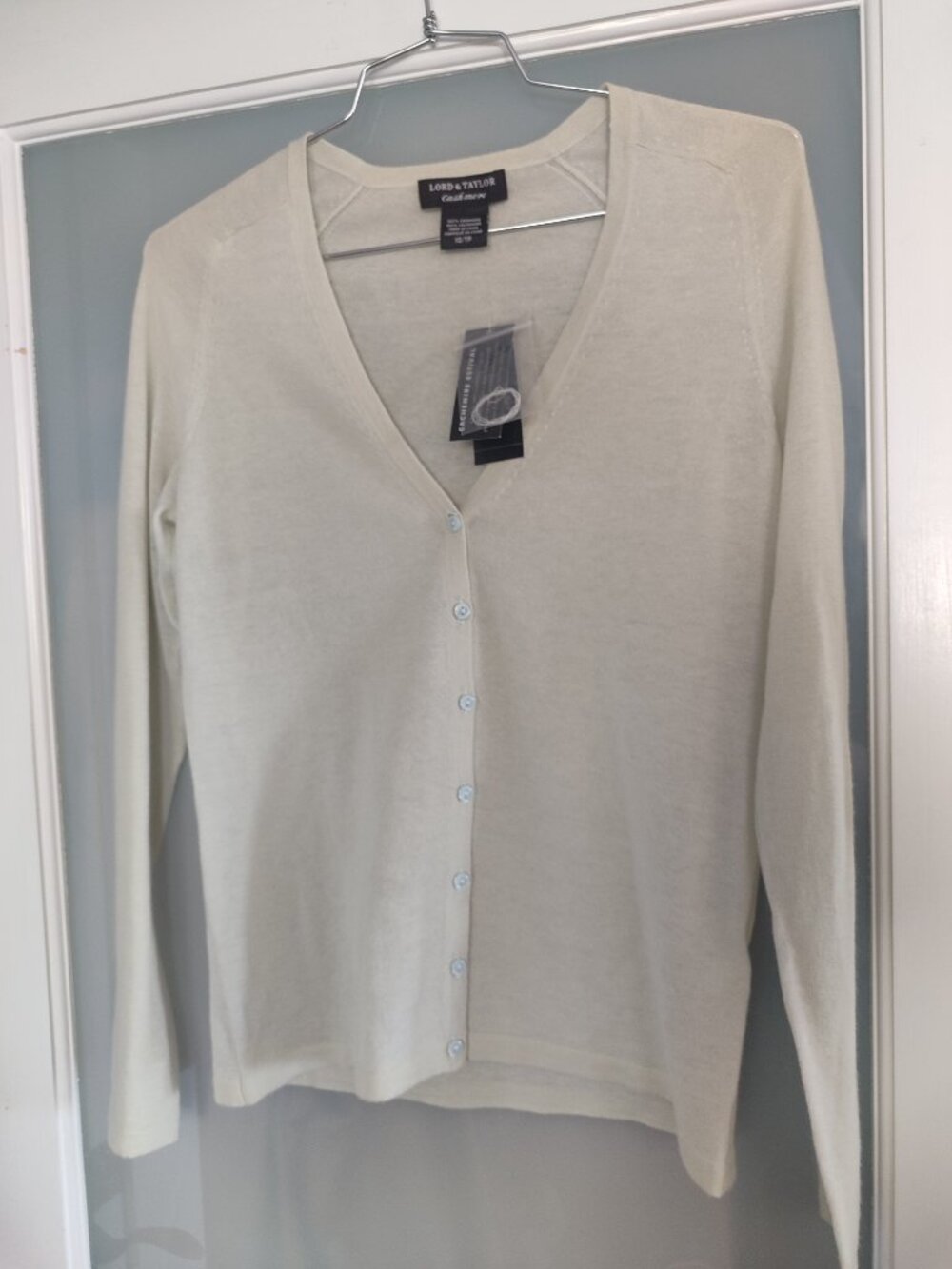 NWT 100%  14 gg knit Cashmere Button V-neck cardigan